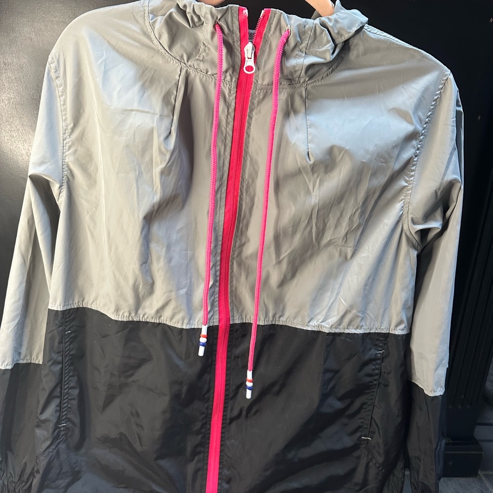 NWOTS Meaveor hooded windbreaker